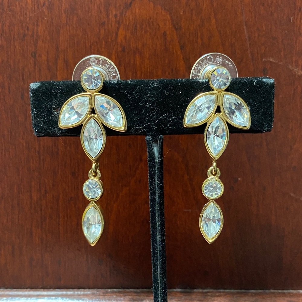 Vintage Monet Elegant Gold and rhinestone Drop Earrings